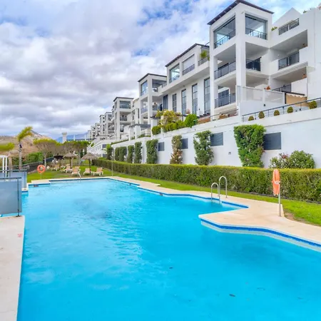 Serendipity Flat- Stunning Views And Serene Interior * Estepona
