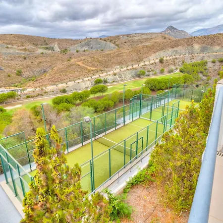 Serendipity Flat- Stunning Views And Serene Interior *
