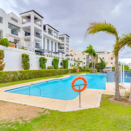 Serendipity Flat- Stunning Views And Serene Interior *