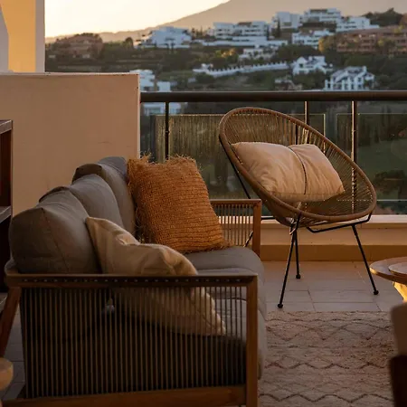Serendipity Flat- Stunning Views And Serene Interior * Estepona