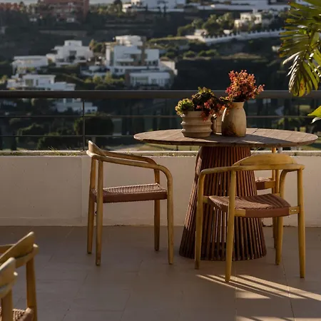 Appartement - Serendipity Flat- Stunning Views And Serene Interior *