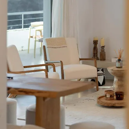 Serendipity Flat- Stunning Views And Serene Interior Apartment *