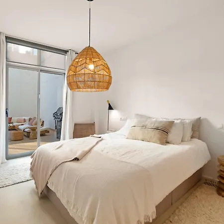 Apartment Serendipity Flat- Stunning Views And Serene Interior