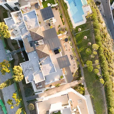 Serendipity Flat- Stunning Views And Serene Interior *